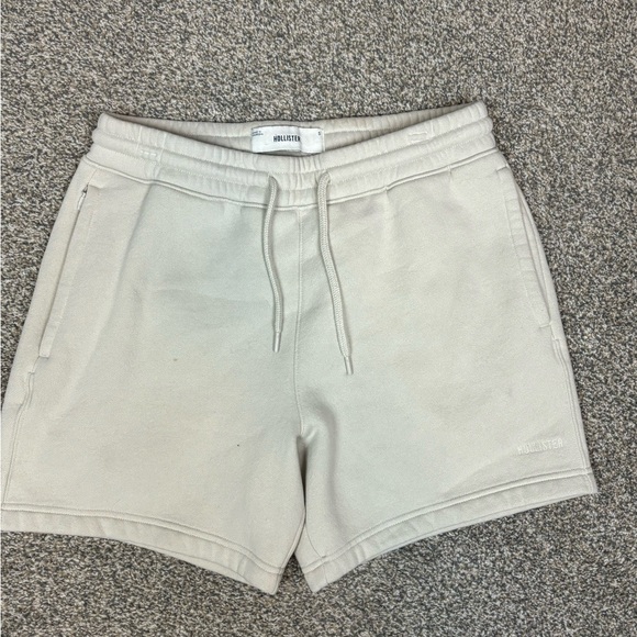 Hollister Other - Hollister mid thigh tan‎ loose shorts